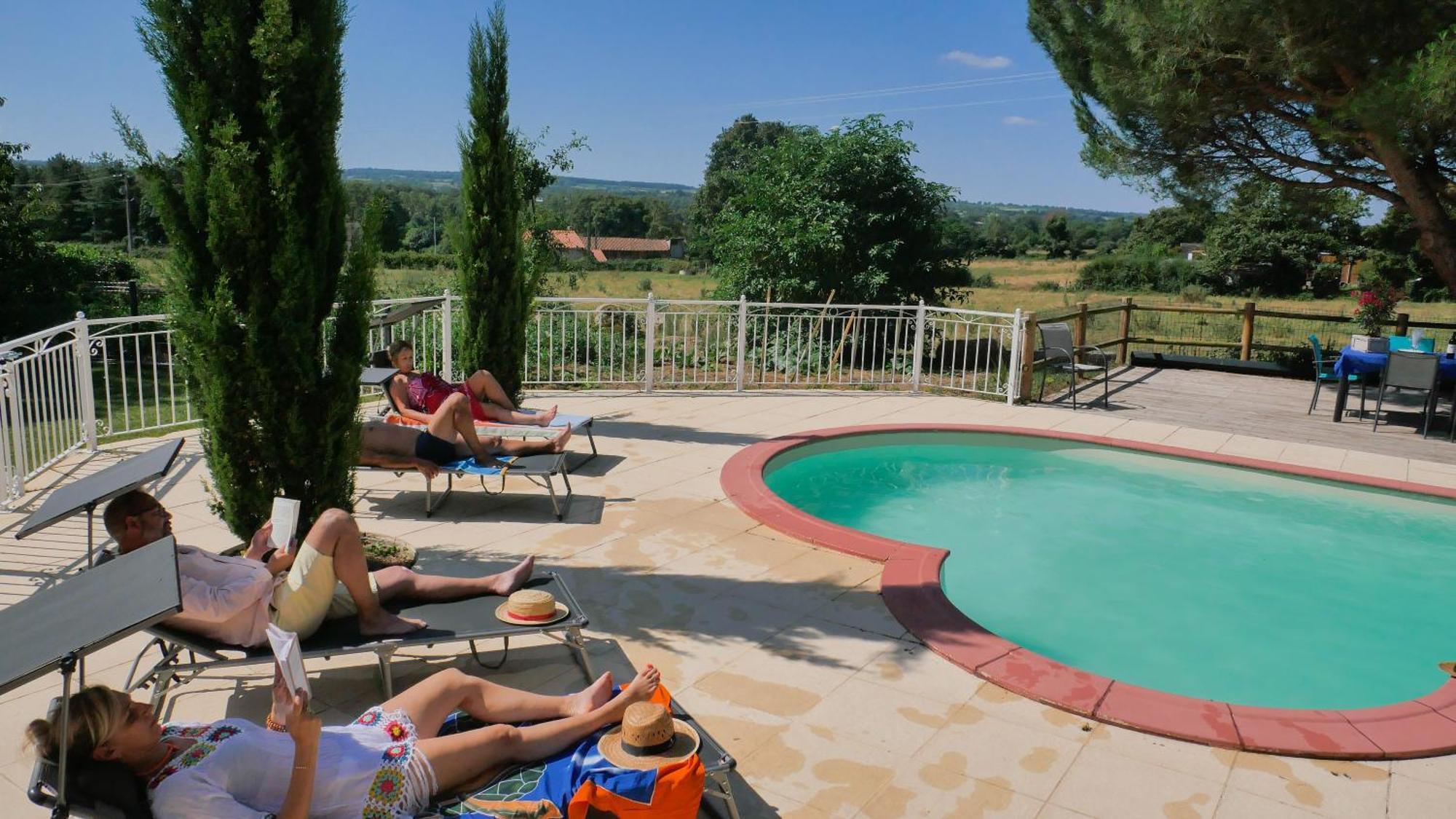 Les Gites De Bellevue Nueil-sous-les-Aubiers Exterior foto